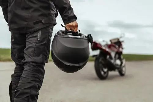 Accidentes de moto Lesiones con o sin casco